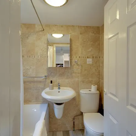 Cosy One Bedroom In *