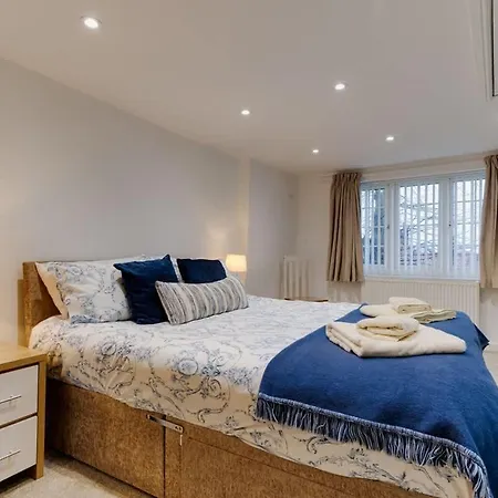 Holiday home Cosy One Bedroom In